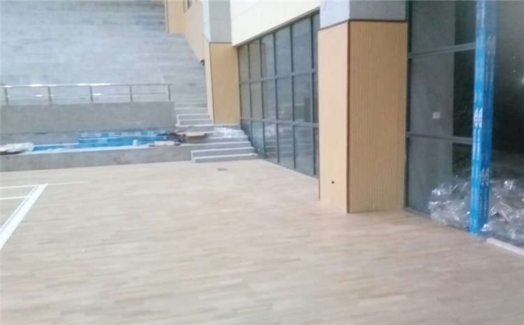 橡膠木體育館實木地板批發價格