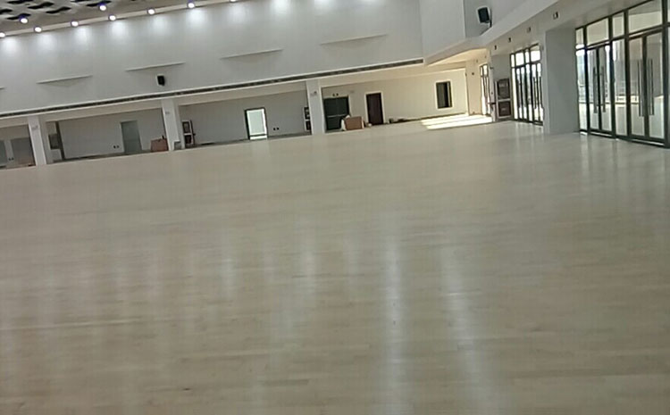 柞木生產廠家體育木地板