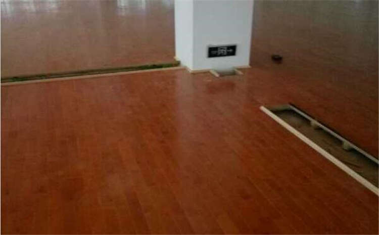 俄勒岡松體育運動地板一般多少錢？