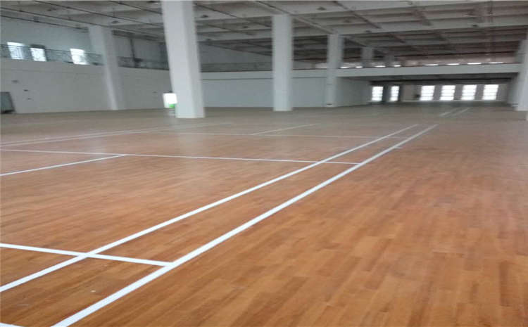 指接板排球館木地板造價是的多少？