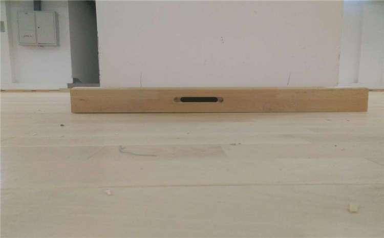 拼接板舞臺(tái)實(shí)木地板一般多少錢？