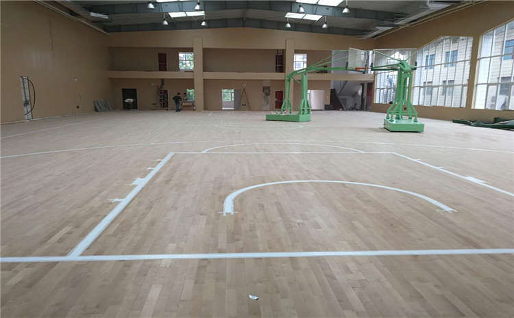 22厚體育館木地板一般多少錢？