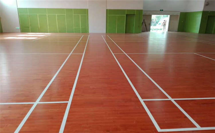橡膠木排球館木地板多少錢一平米？