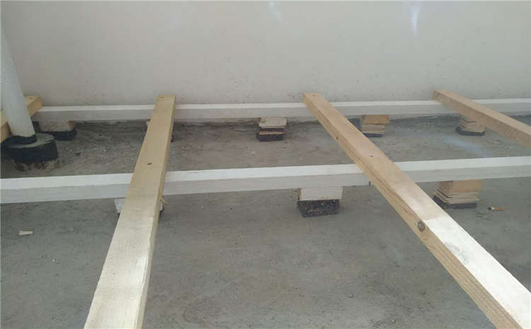 學校運動籃球地板怎么維修?