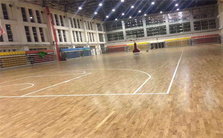 楓木風雨操場運動地板怎么翻新？