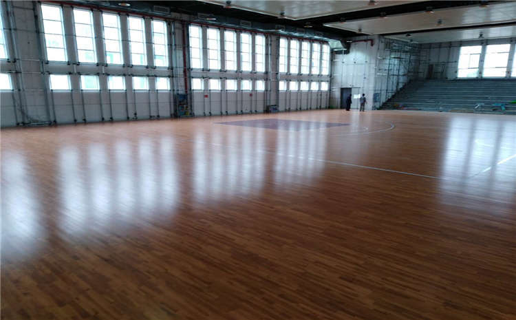 主輔龍骨結構體育木地板廠家去哪找？