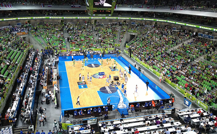 五角楓風雨操場運動地板**是多少錢？