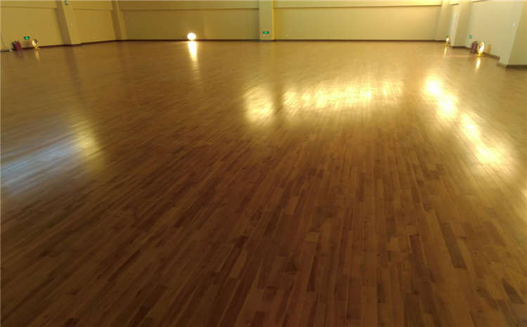 硬木企口羽毛球館木地板品牌廠**
