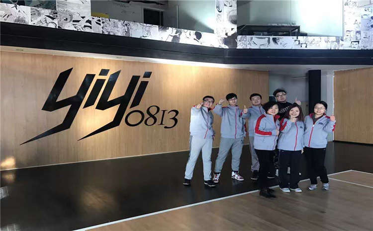 楓木排球館木地板多少錢一平米？