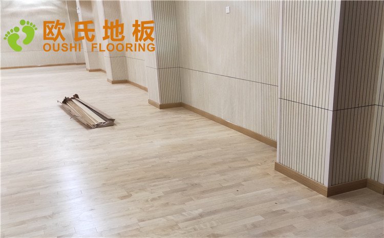 上海豐莊西路綠地小學舞臺木地板案例