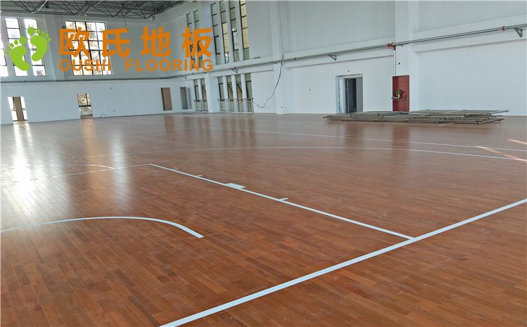 安徽合肥肥西縣上派中心學(xué)校體育館木地板案圖片
